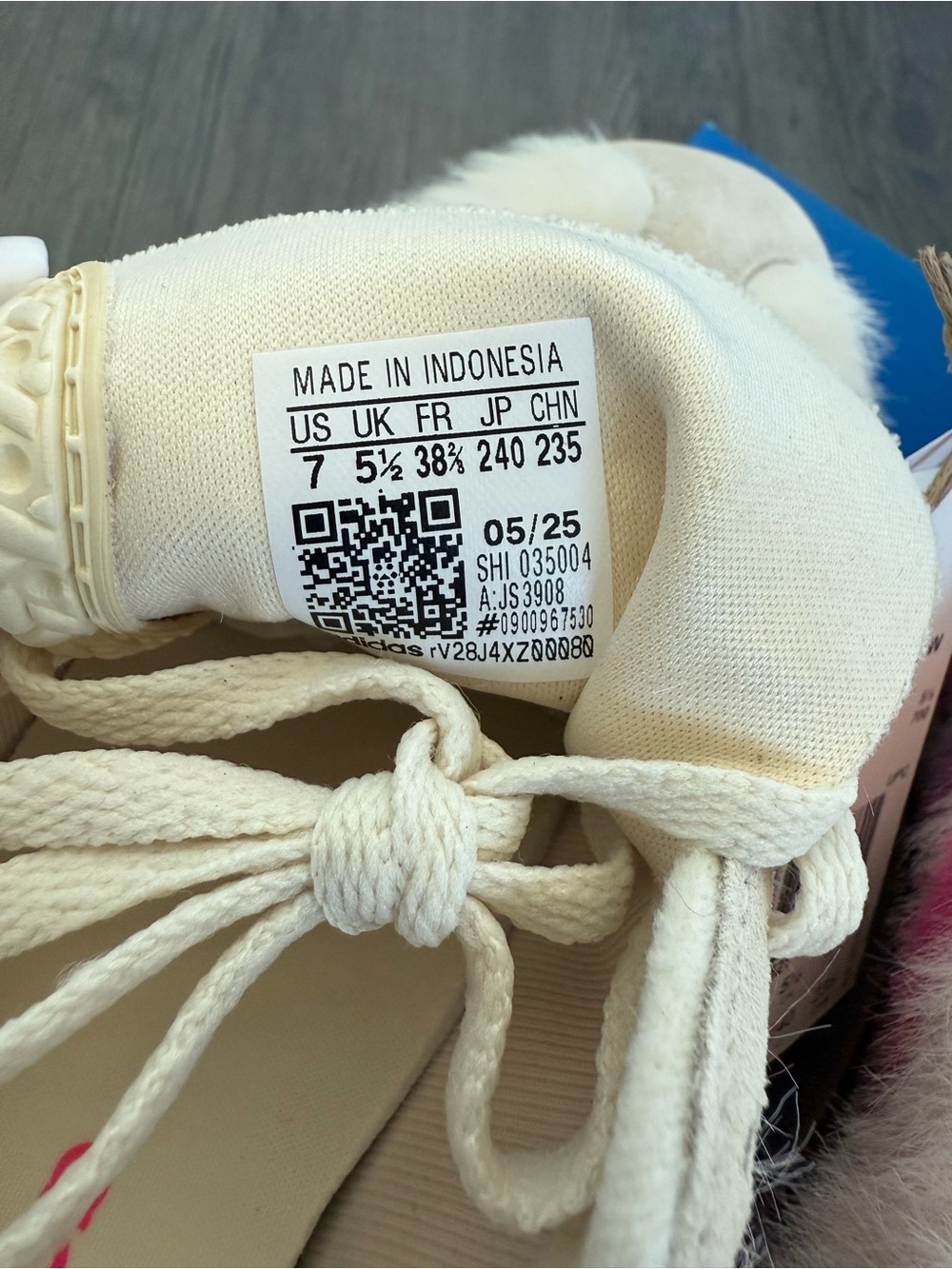 NWT Women’s Adidas Gazelle Bold Size 7 Shock Pink White Gold Brand New Sneakers! - Picture 14 of 14